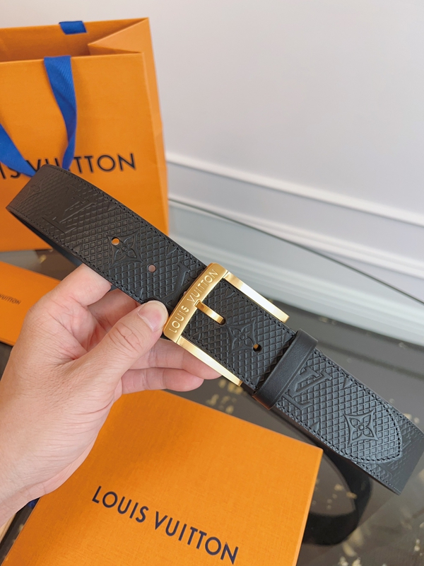 ルイヴィトンベルト正面デザイン